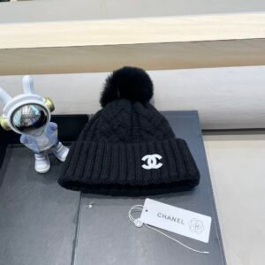CHANEL knitted versatile woolen hat
