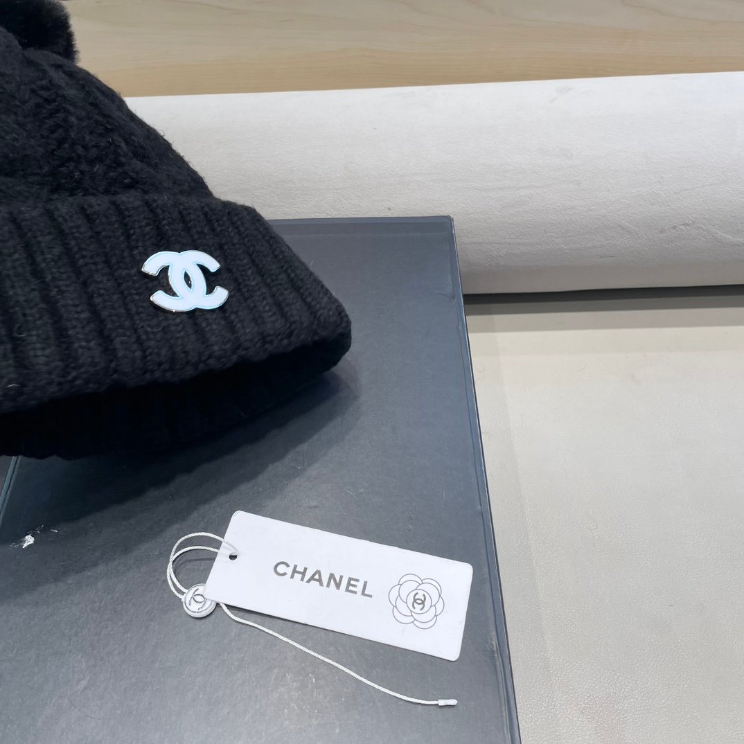 CHANEL knitted versatile woolen hat - Image 3