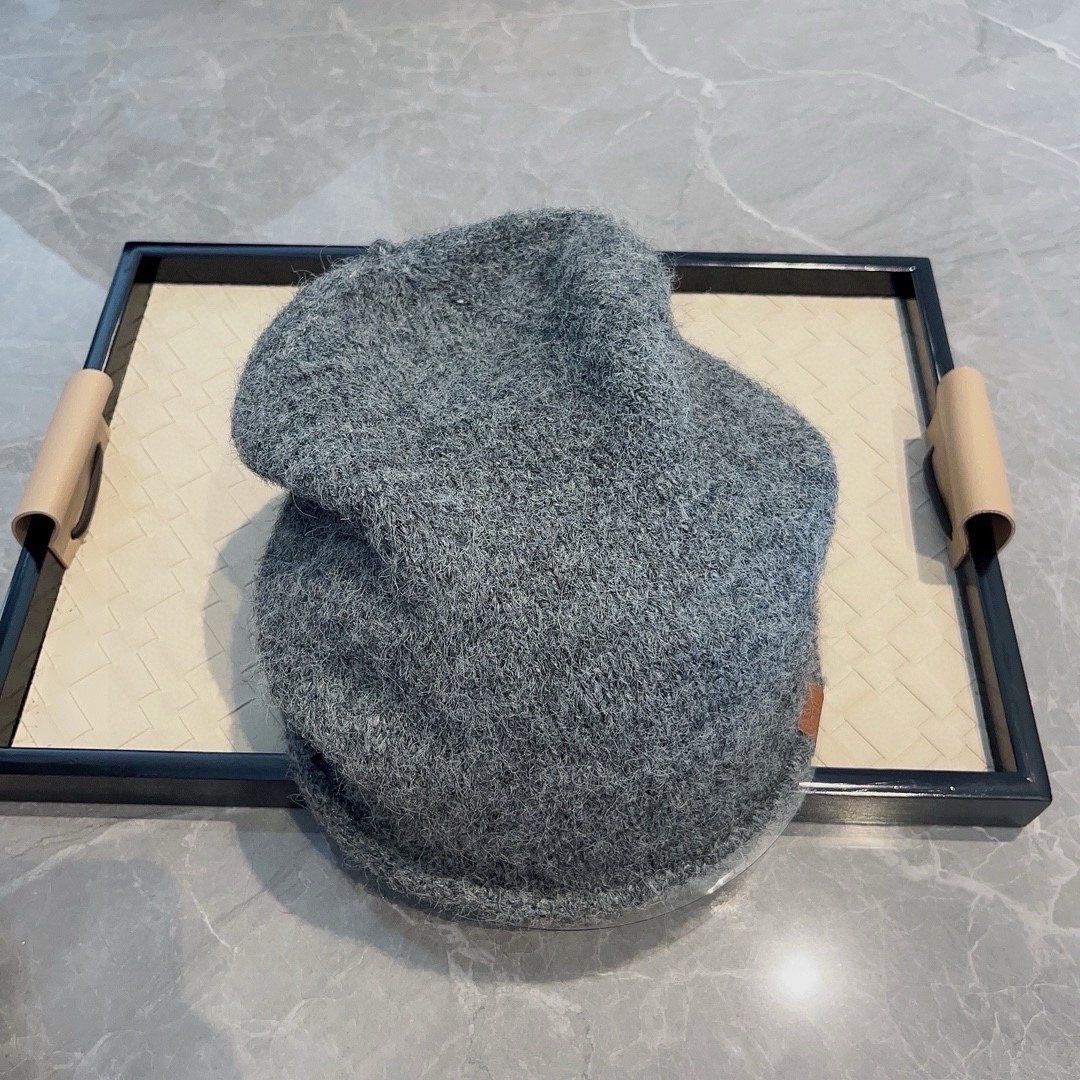 LOEWE hip hop style knitted hat - Image 2