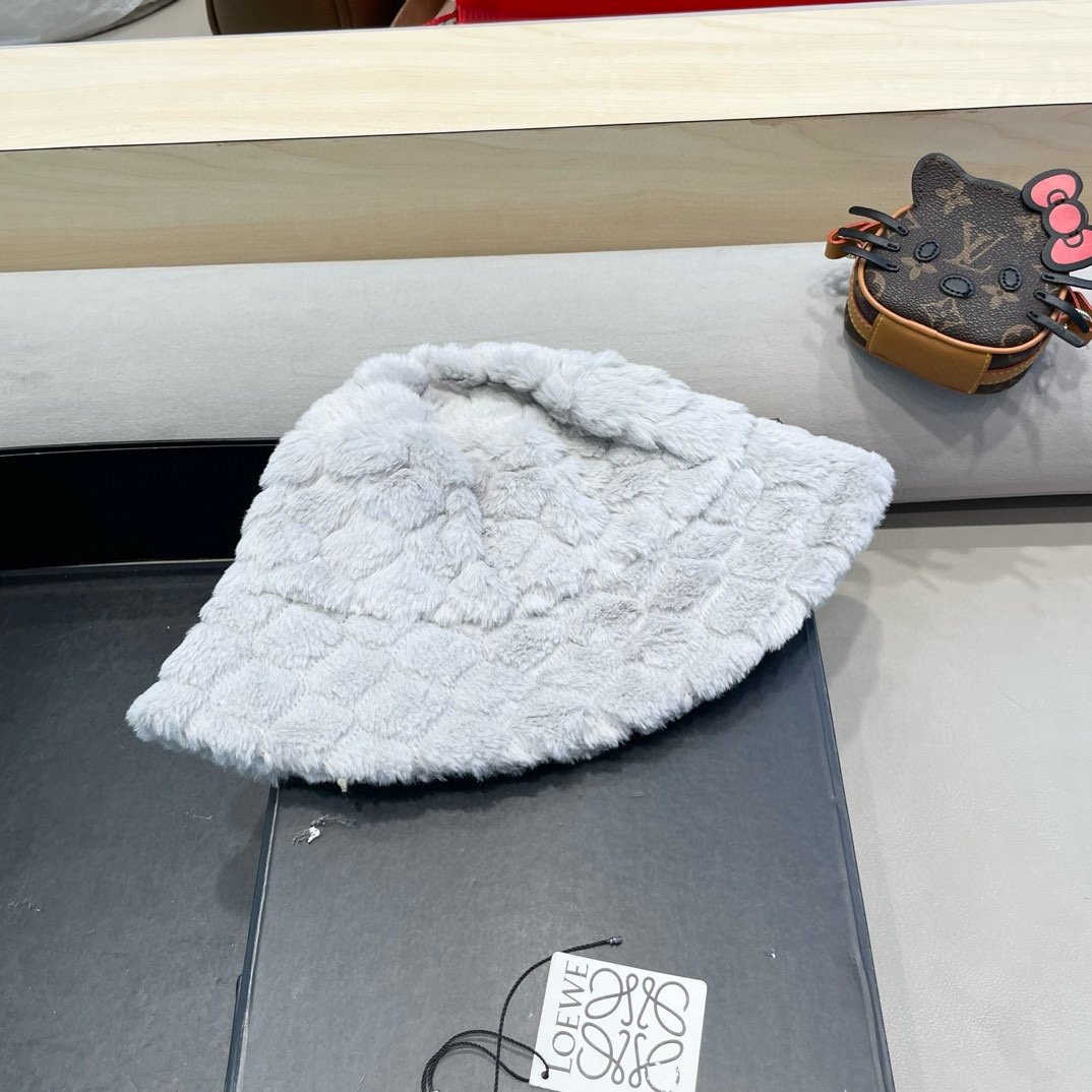 LOEWE plush fisherman hat - Image 2