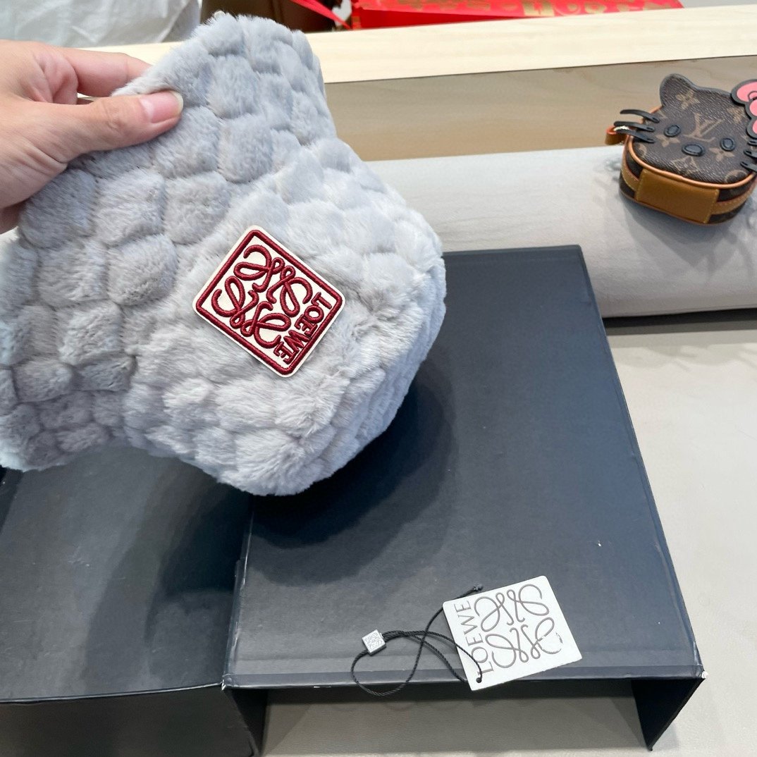 LOEWE plush fisherman hat - Image 6