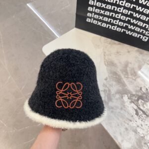 LOEWE color blocked plush fisherman hat