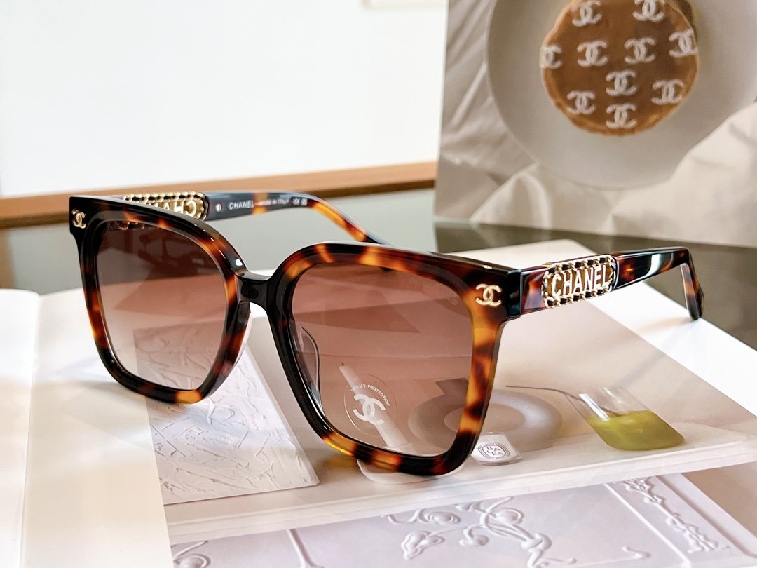 CHANEL Chain Decorative Sunglasses - Image 7