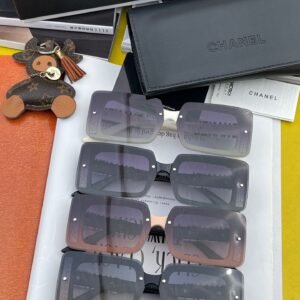 CHANEL Box Sunglasses