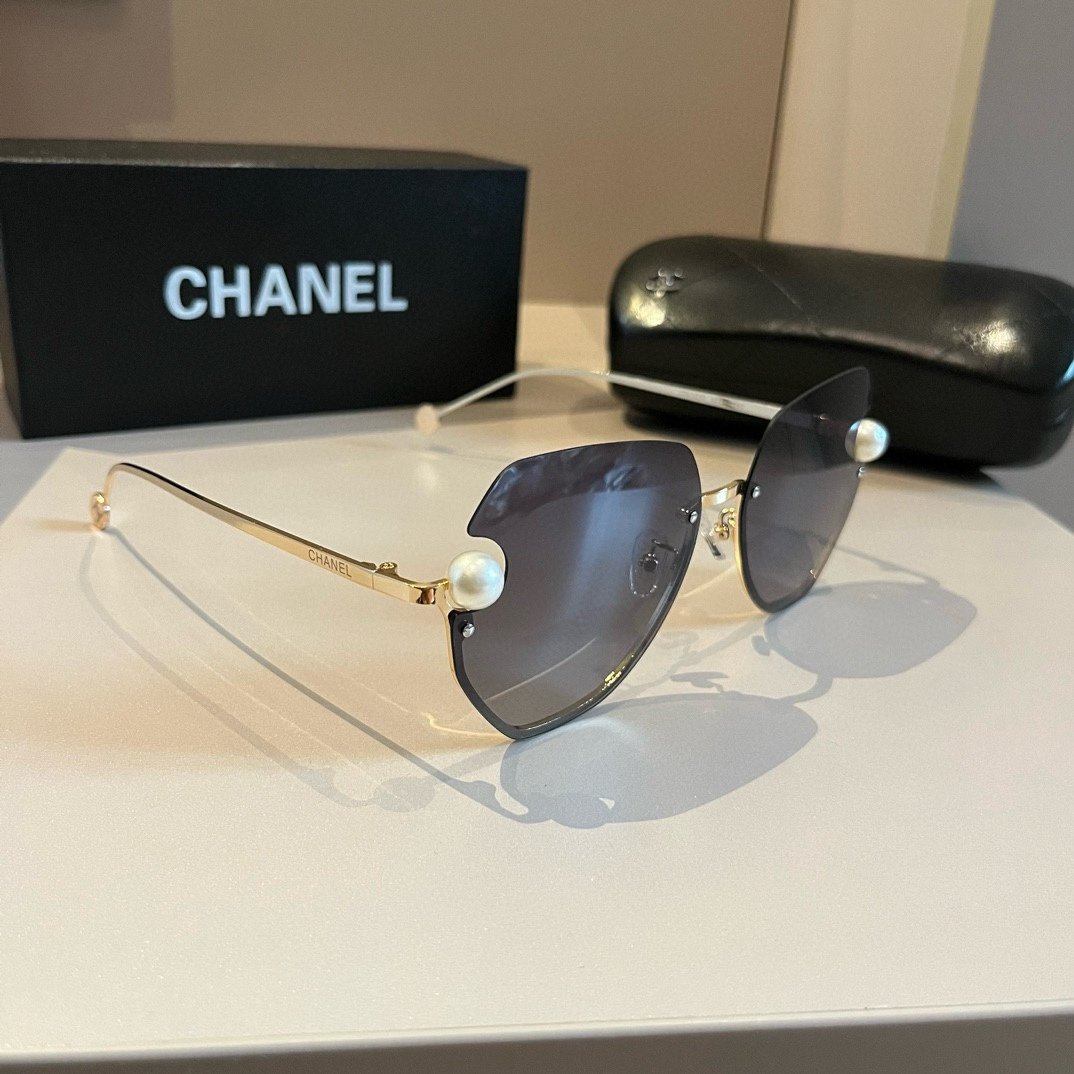 Chanel Pearl Sun Sunglasses - Image 2