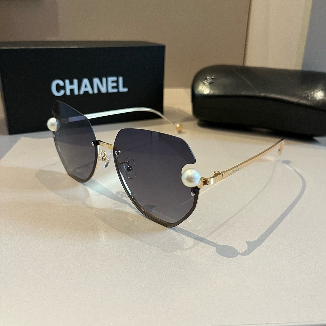 Chanel Pearl Sun Sunglasses - Image 3