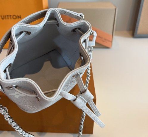 New women's bag Louis Vuitton vintage NANO NOE small bucket bag mini shoulder crossbody bag - Image 7
