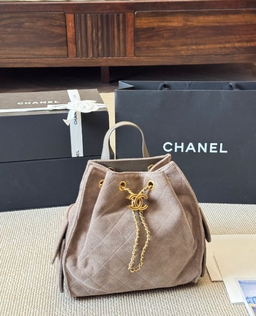 Chanel fashion show grey suede hobo playful leather bag double c drawstring chain armpit bag small size - Image 3