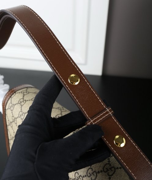 GUCCI 2025 new vintage canvas, leather patchwork, horseshoe buckle, single shoulder crossbody bag for women - Image 7