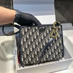 Dior Women's 30 Montaigne Flower Handbag and Toilet Bag
