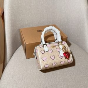 Mini rowan Graffiti Love Boston Pillow Bag
